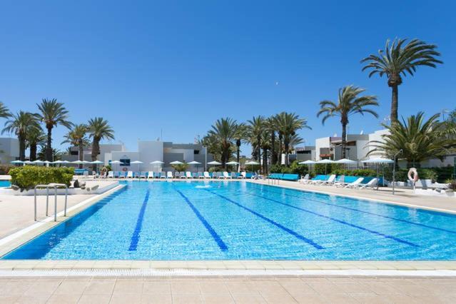 Primavera Holiday Apartment อาโรนา ภายนอก รูปภาพ